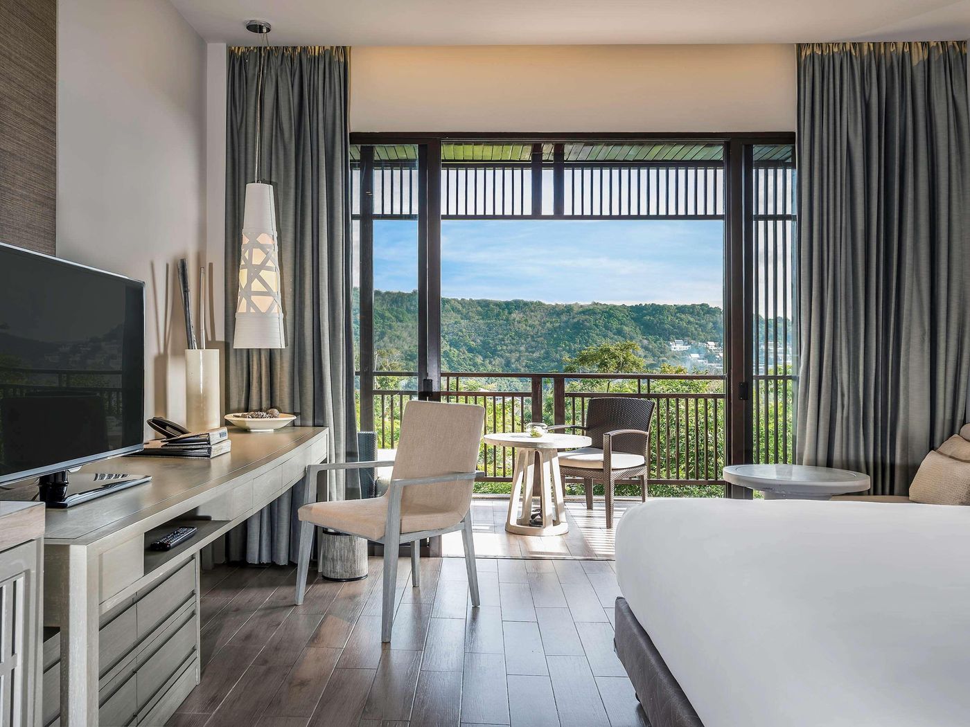 Pullman-Phuket-Arcadia-Resort-Room-42