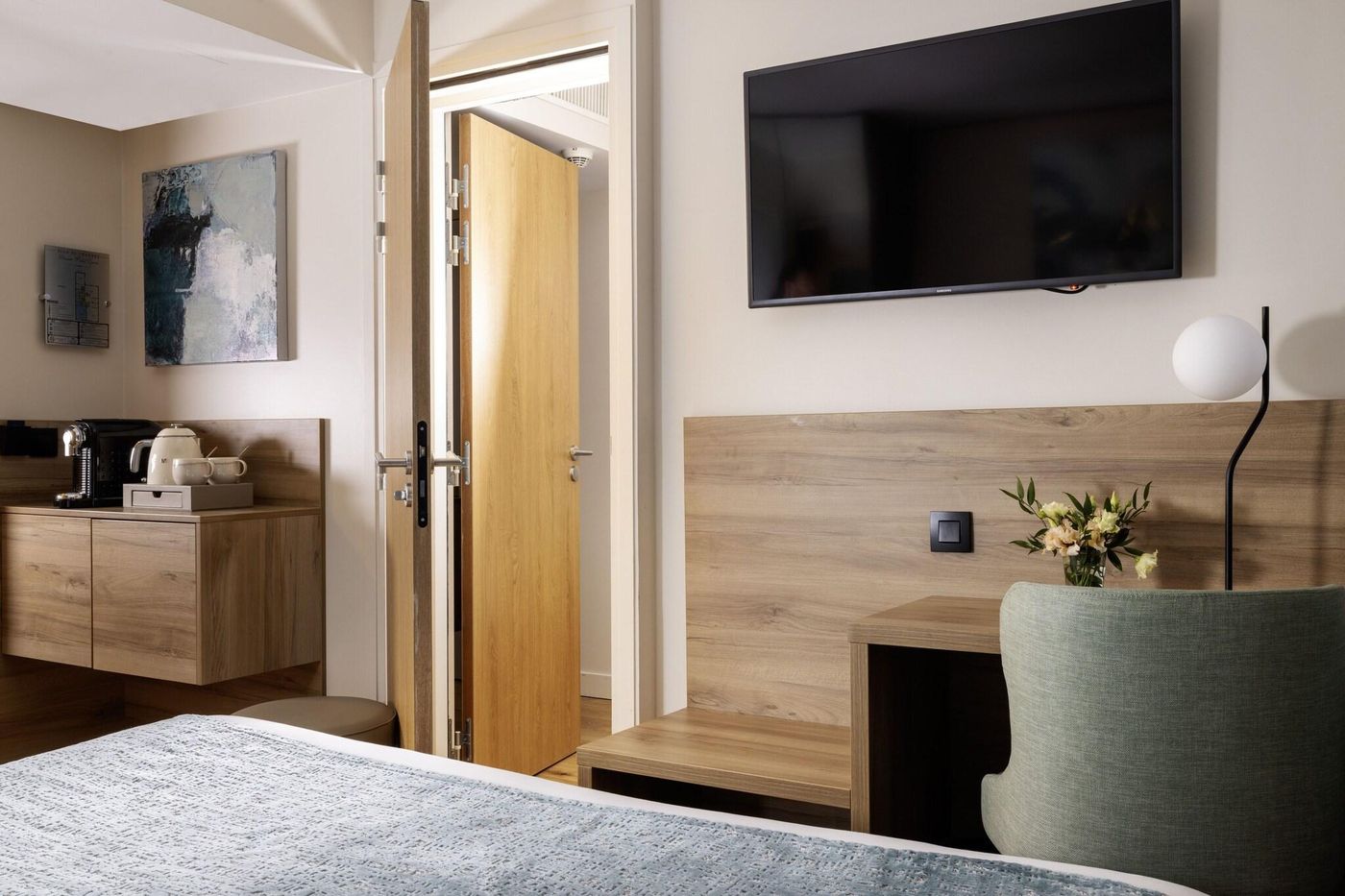 Hotel-Theoreme-Room-26