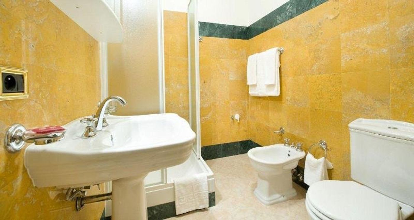 Residence La Fenice-Czech Republic-NOVE MESTO-Room-9