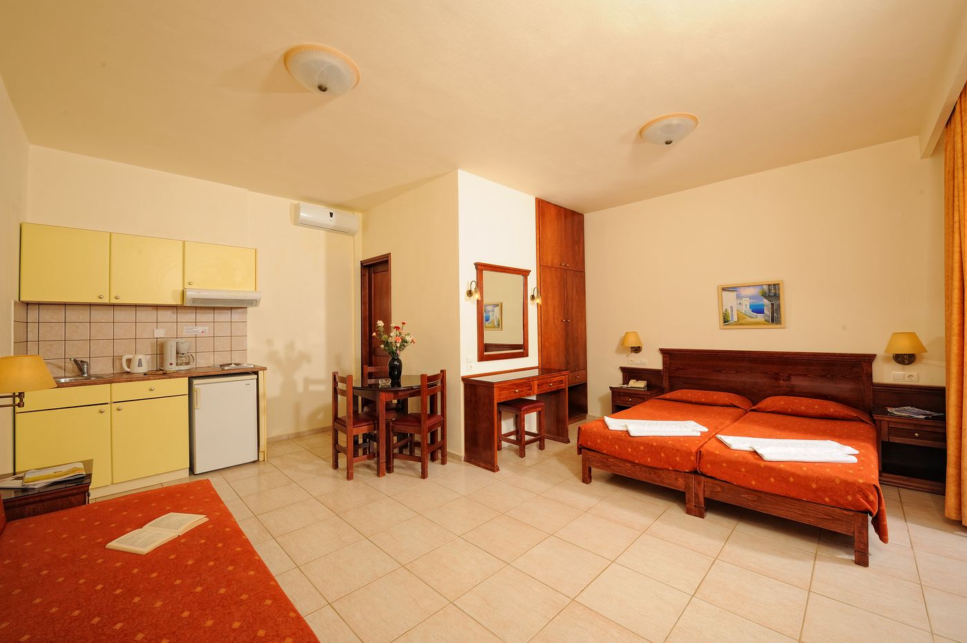 Maria-Lambis-Room-13