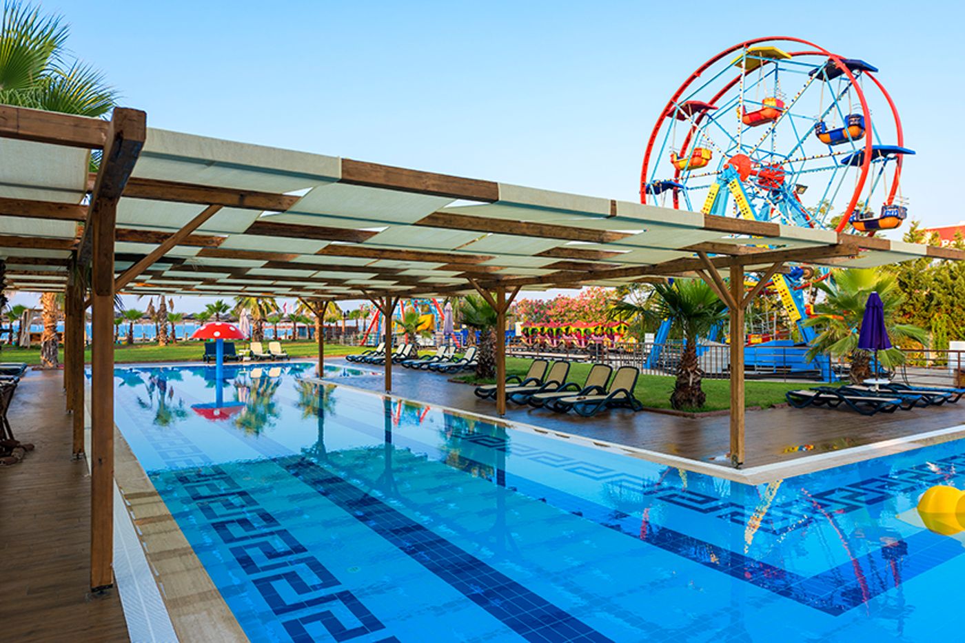 Siam-Elegance-Hotel---Spa-Pool-12