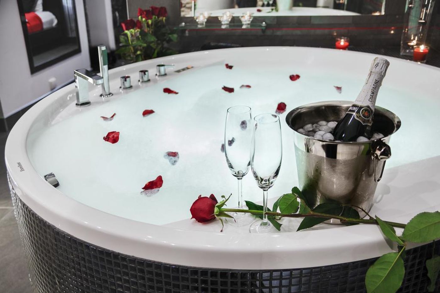 Komorowski-Luxury-Guest-Rooms-Room-21