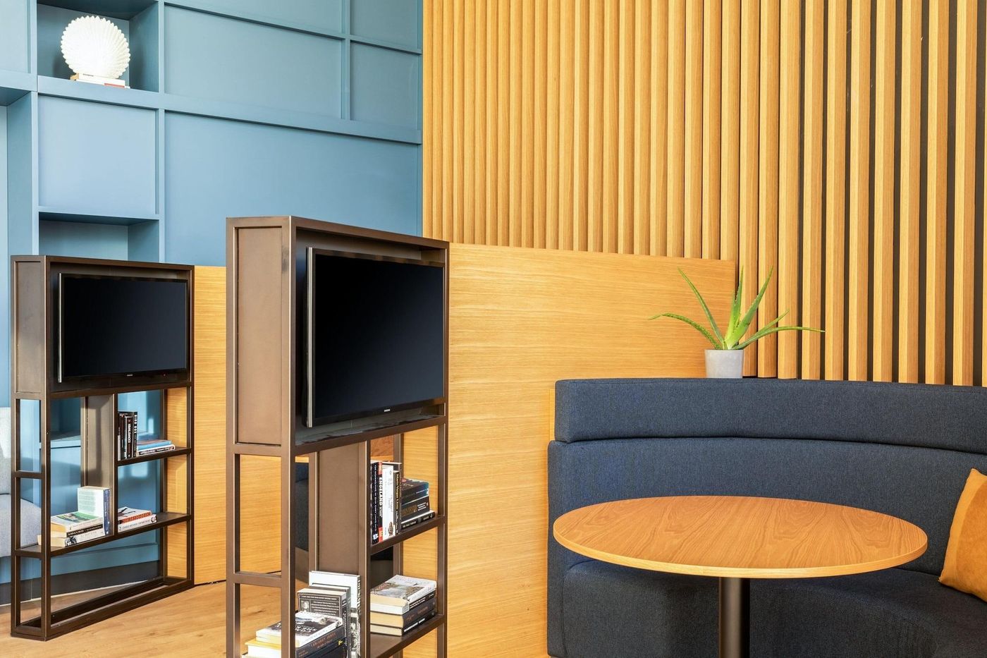 Courtyard By Marriott Glasgow Sec-United Kingdom-Glasgow-Lobby-10