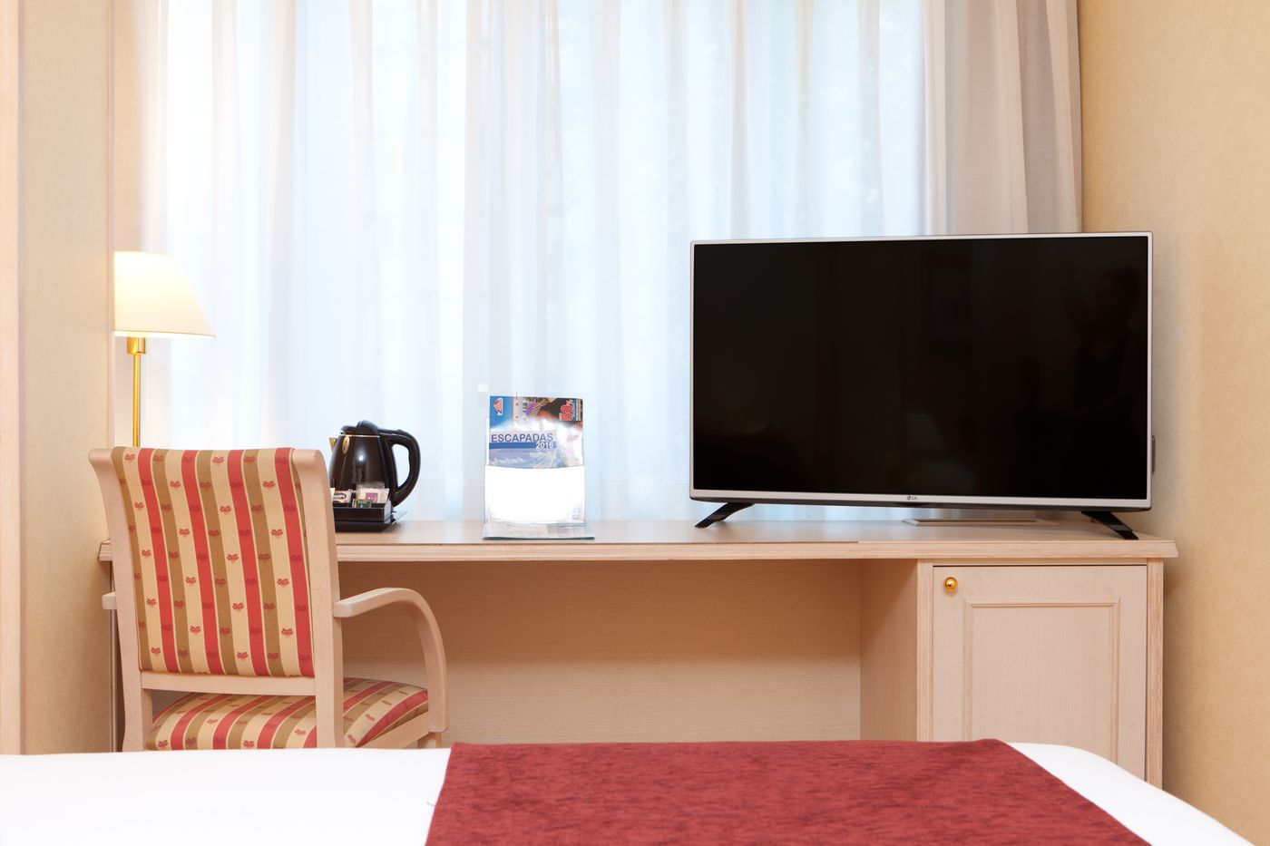 Senator-Castellana-Room-10