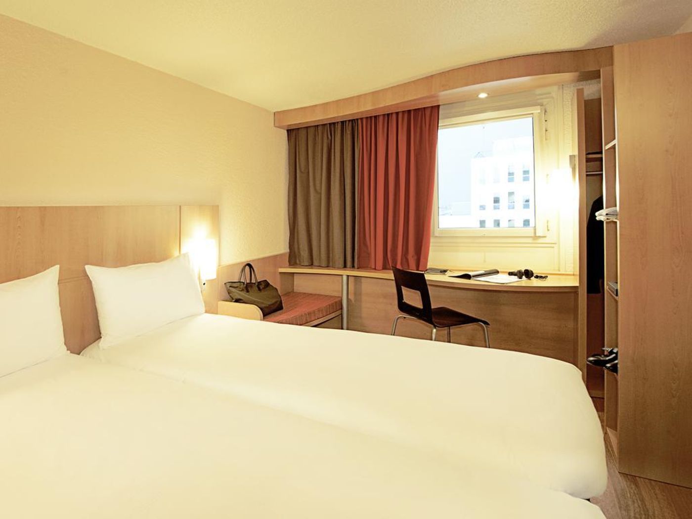 Ibis-Lisboa-Saldanha-Room-37