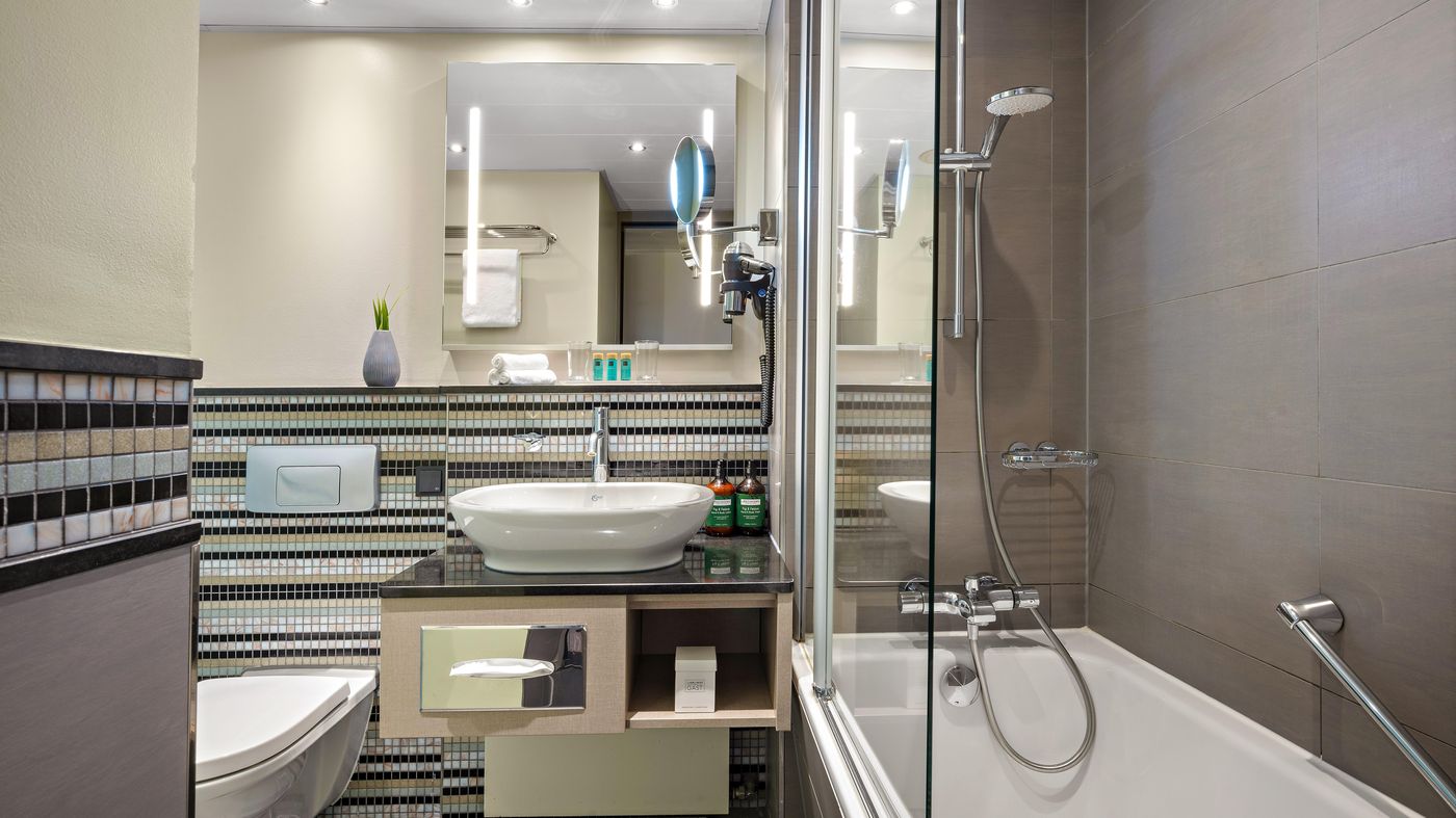 Crowne-Plaza-Berlin-City-Centre-Room-47