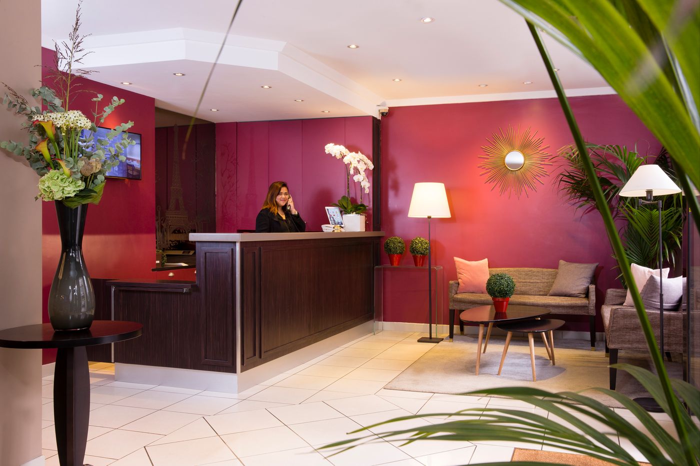 Europe-Tour-Eiffel-Lobby-17