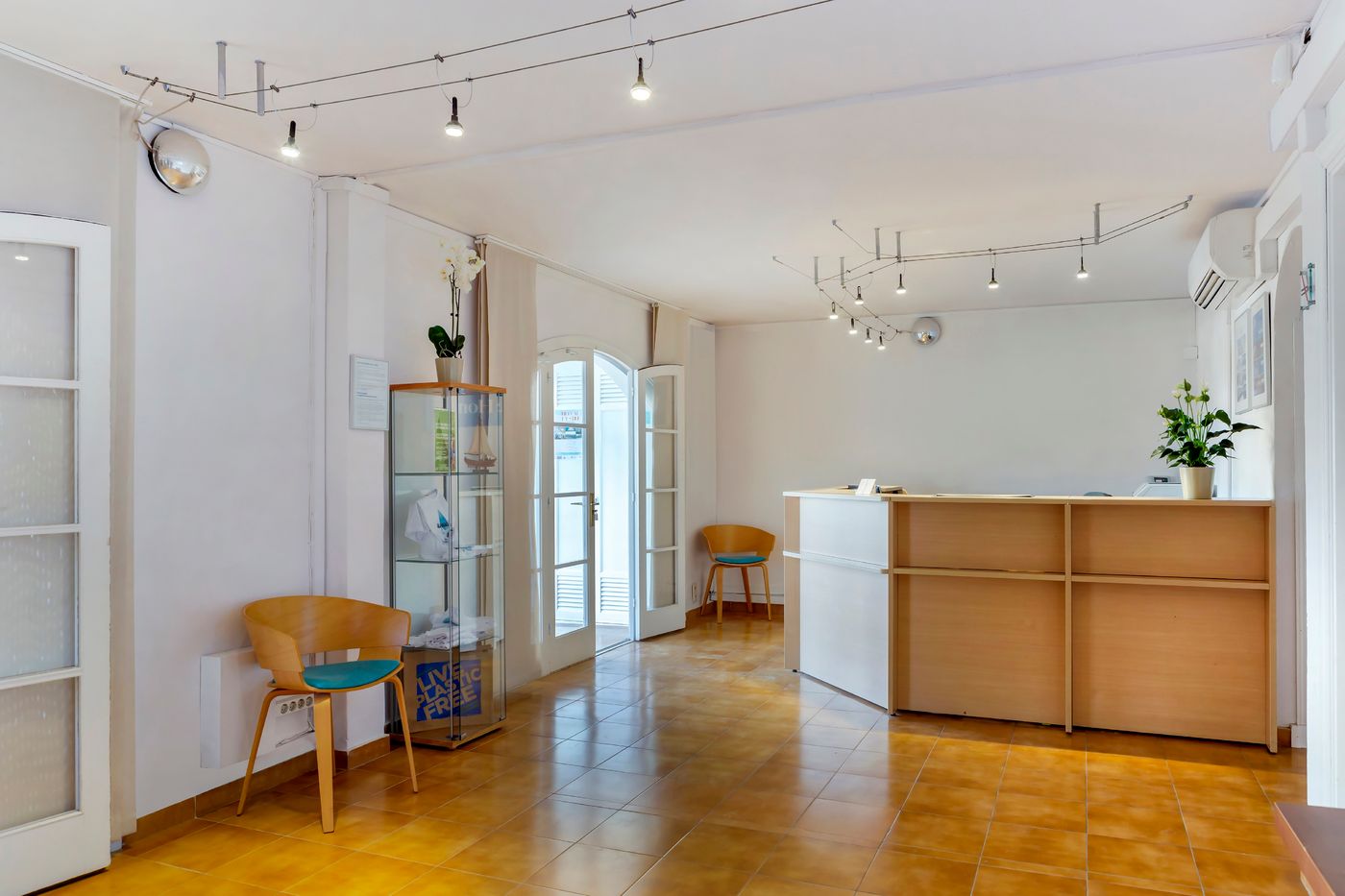 White-Sands-Beach-Club-Lobby-27