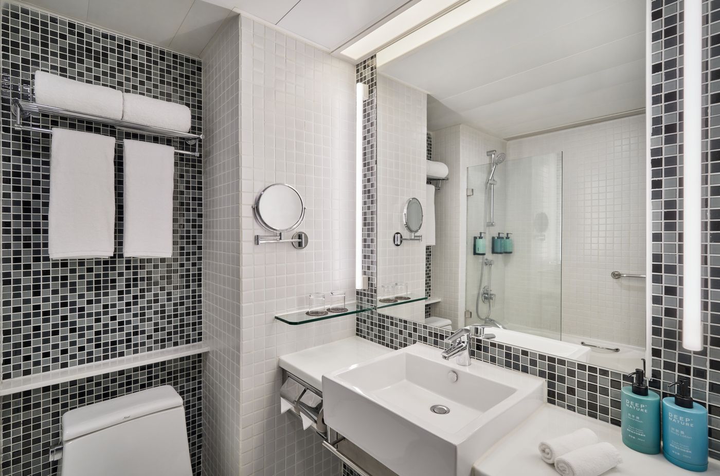 Novotel-Hong-Kong-Century-Room-38