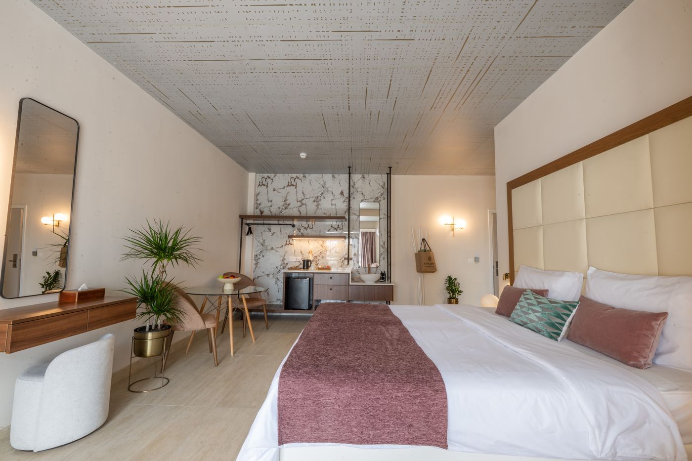 King-Jason-Paphos---Designed-for-Adults-Only-Room-37