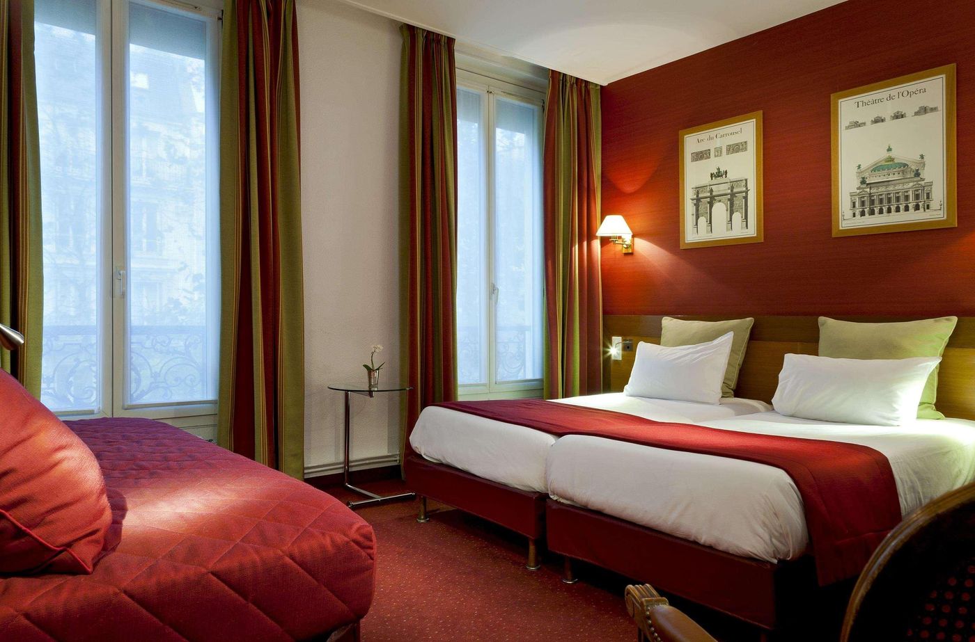 Best-Western-Tour-Eiffel-Invalides-Room-15