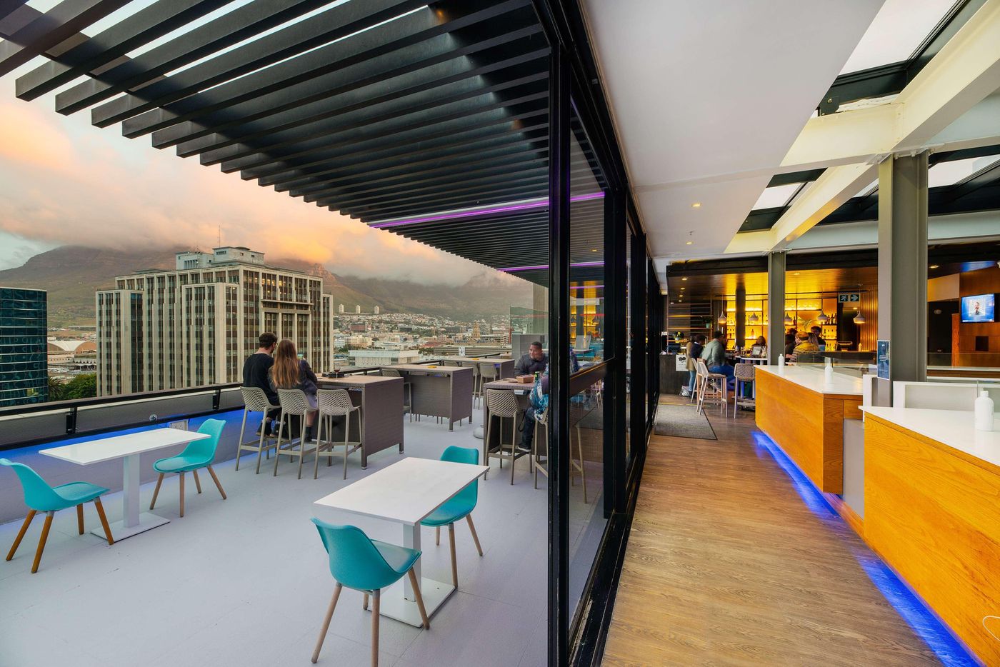 Park-Inn-by-Radisson-Cape-Town-Foreshore-Restaurant-4