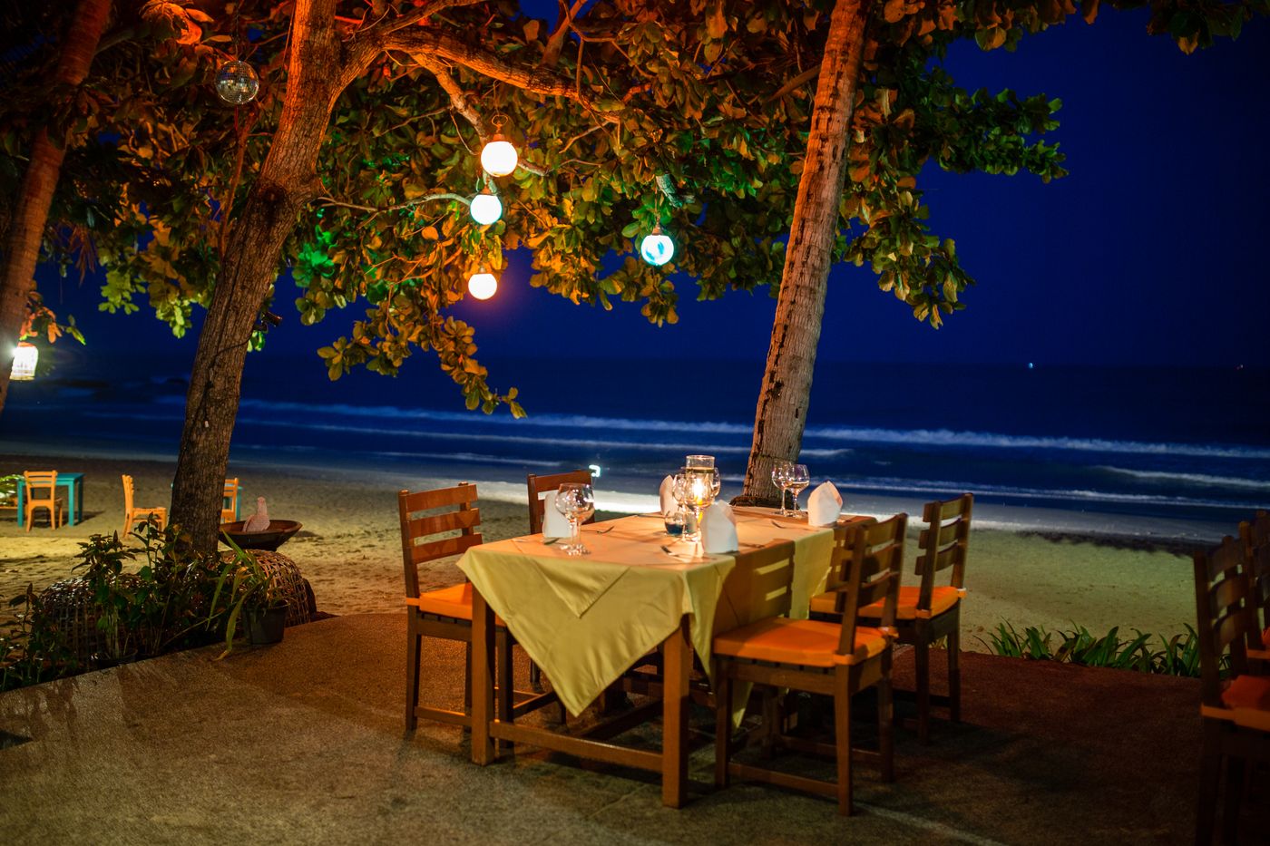 Fair-House-Beach-Resort--SHA-Extra---Restaurant-19