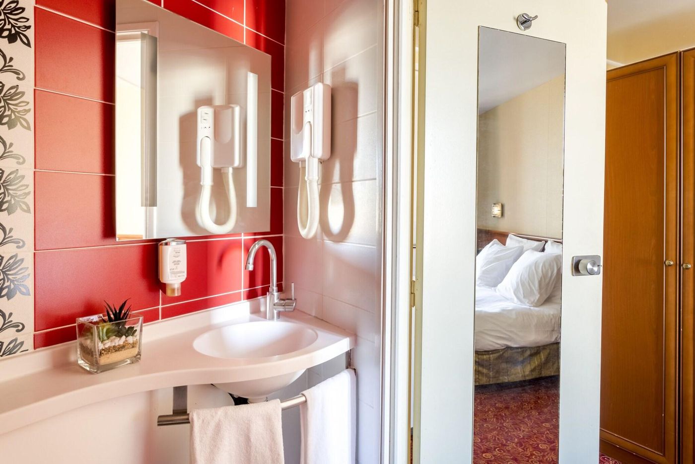 Berkeley-Hotel-Room-13