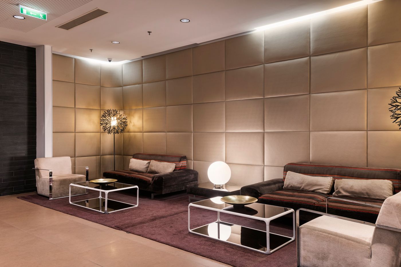 Exe-Budapest-Center-Lobby-12