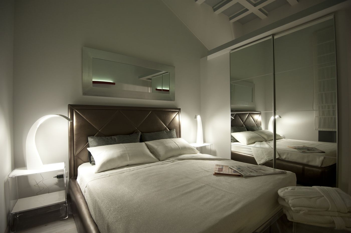 Luxury-on-the-River-Room-17