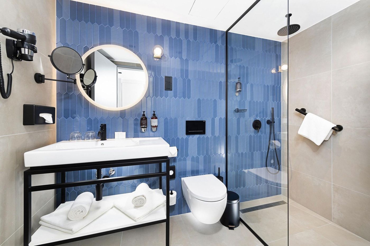 The-Three-Corners-Downtown-Edition-Hotel-Room-21