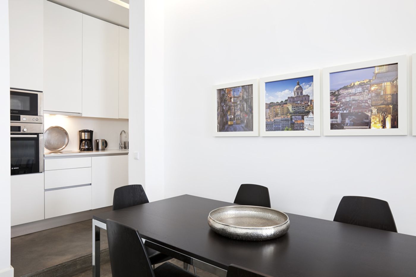 Hello-Lisbon-Santa-Apolonia-Apartments-Room-12