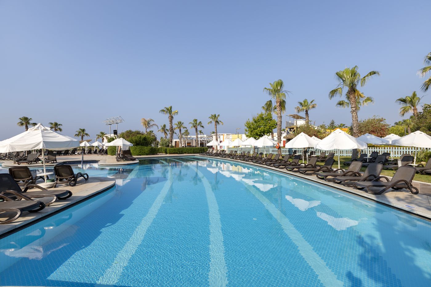 Sherwood-Dreams-Resort-Pool-8