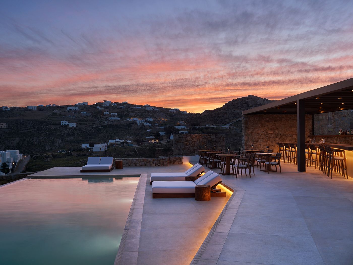 Ezio-Bo-Luxury-Living-Pool-12