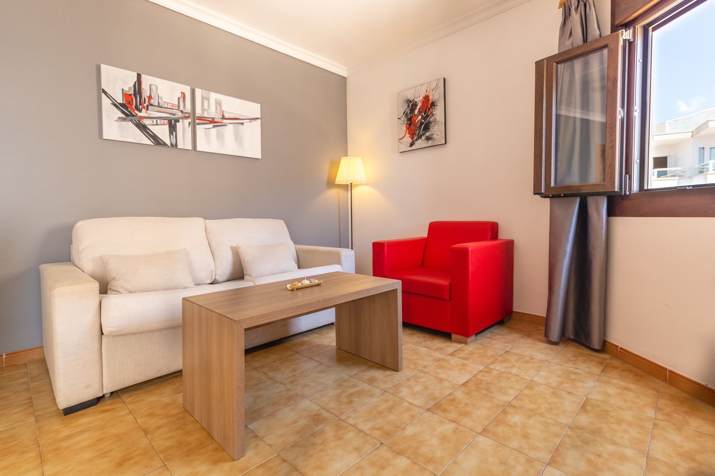 R2 Cala Millor Beach Apartments