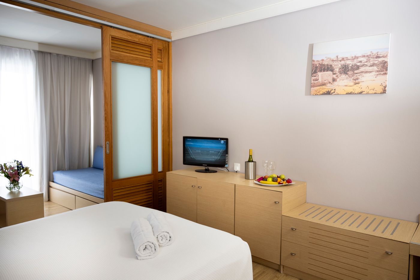 Louis-Ledra-Beach-Room-23