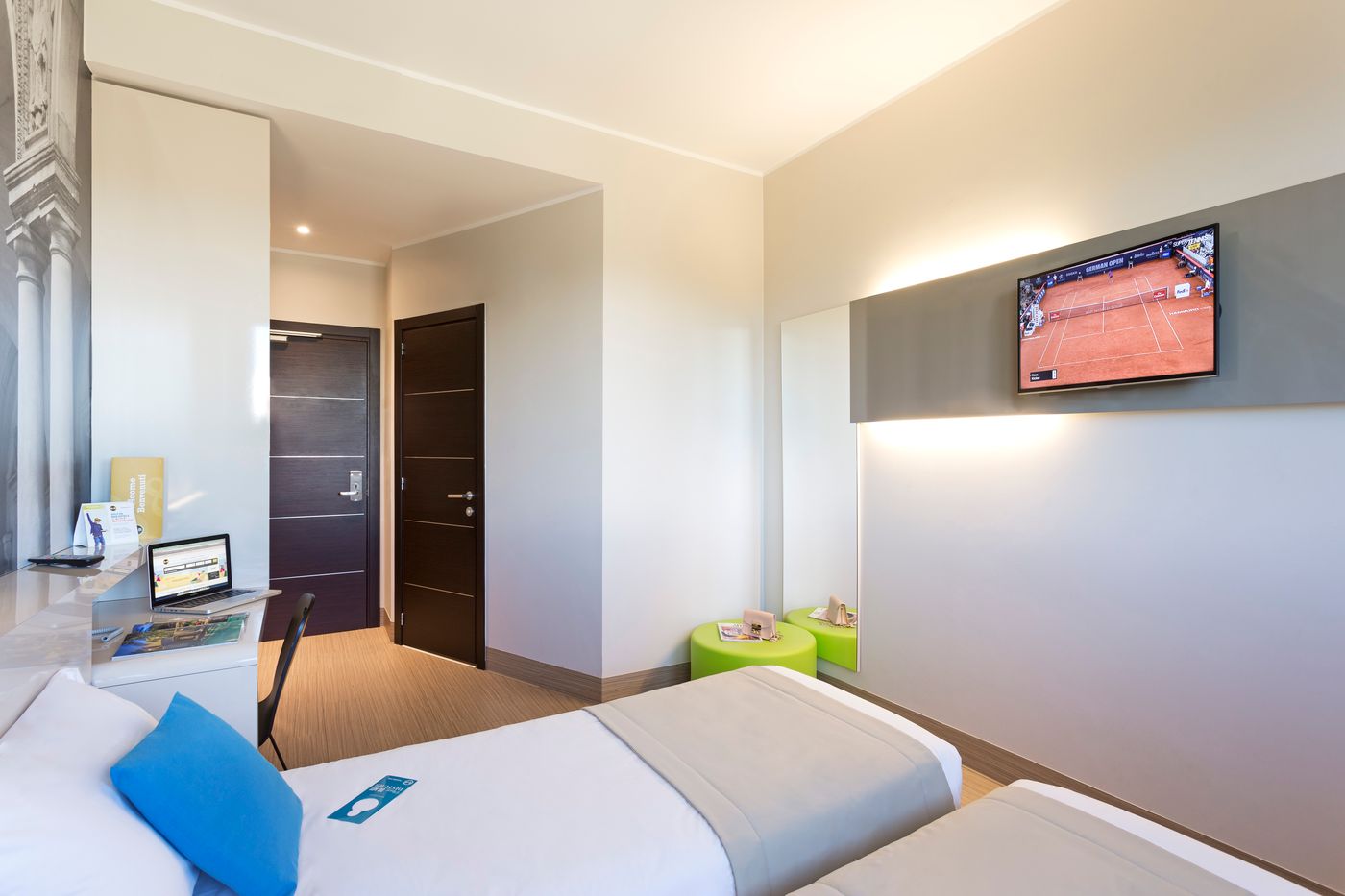 B-B-Hotel-Milano-Cenisio-Garibaldi-Room-6