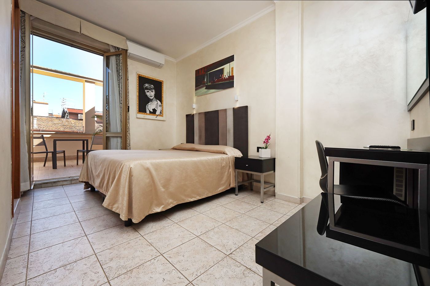 Rimini-Hotel-Room-18