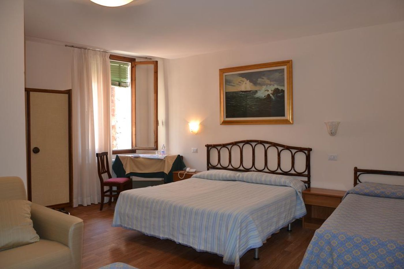 Hotel-Canada-Venezia-Room-9