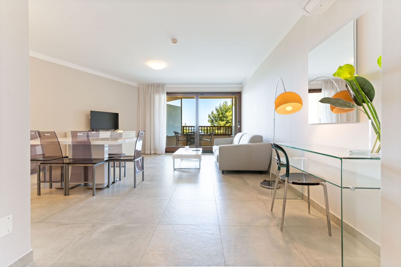 The-Residence-Room-67