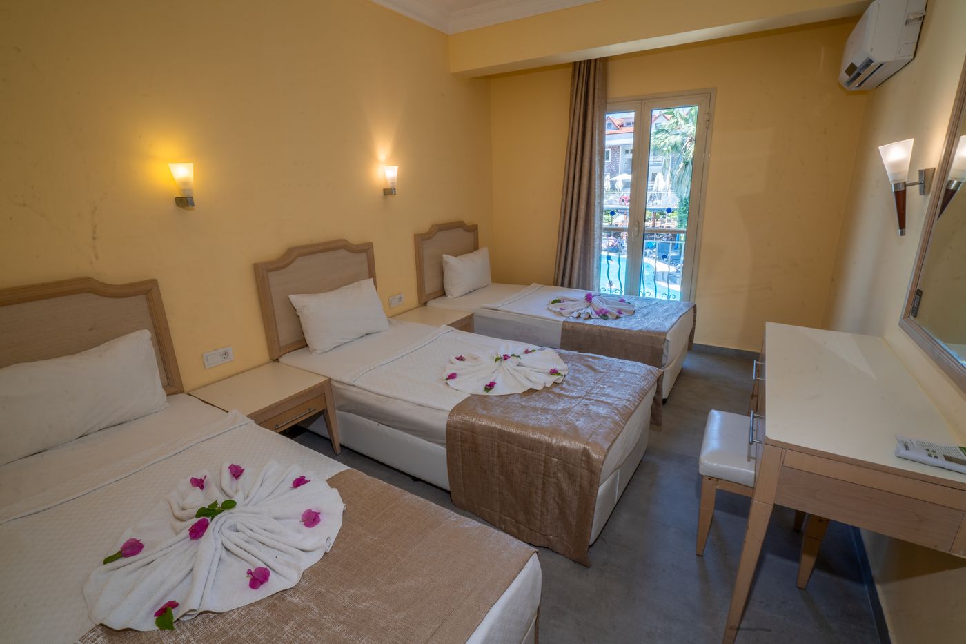 Alenz-Suite-Hotel-Room-21