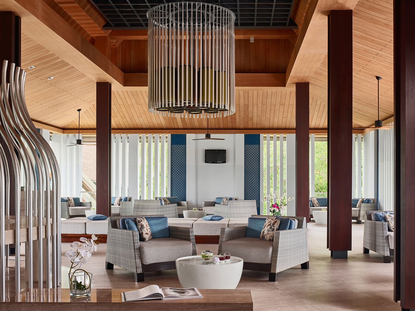 Splash-Beach-Resort-Lobby-67