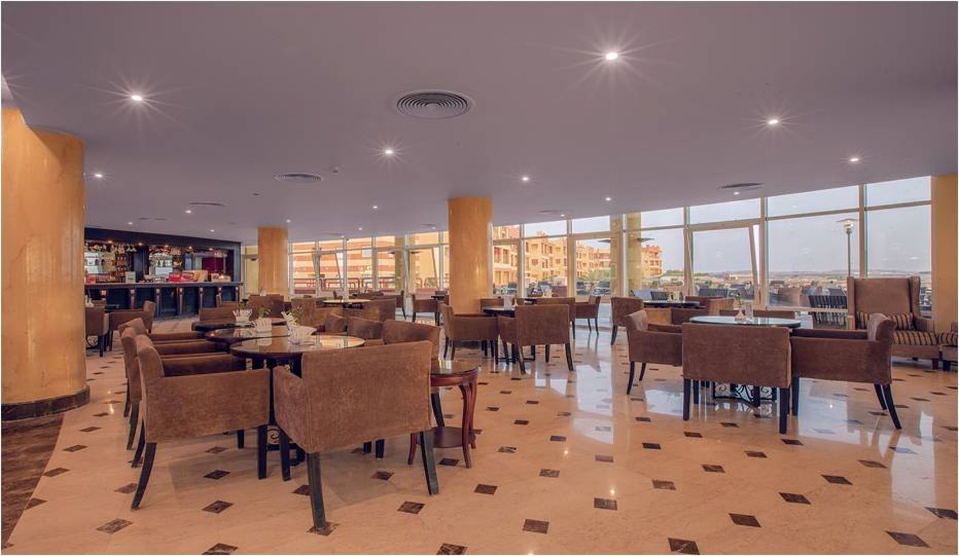 Malikia-Resort-Abu-Dabbab-Bar-47