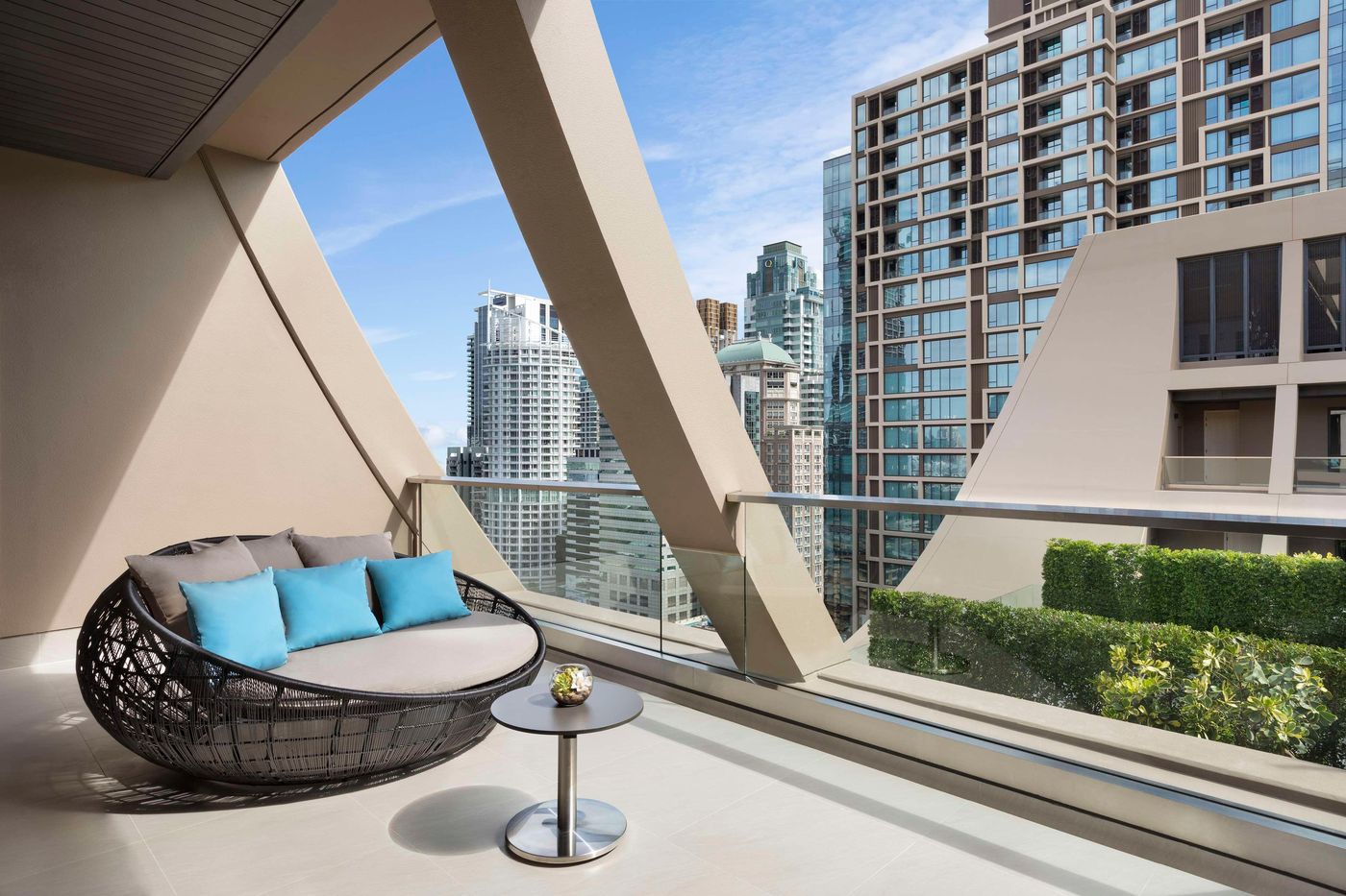 Sindhorn-Kempinski-Bangkok-Room-2