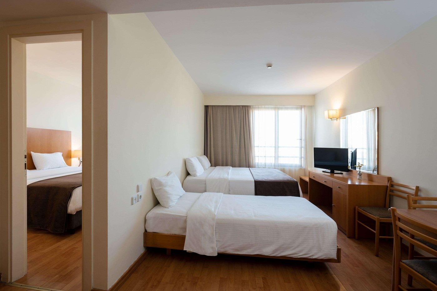 Angela-Hotel-Downtown-Rooms-Room-7