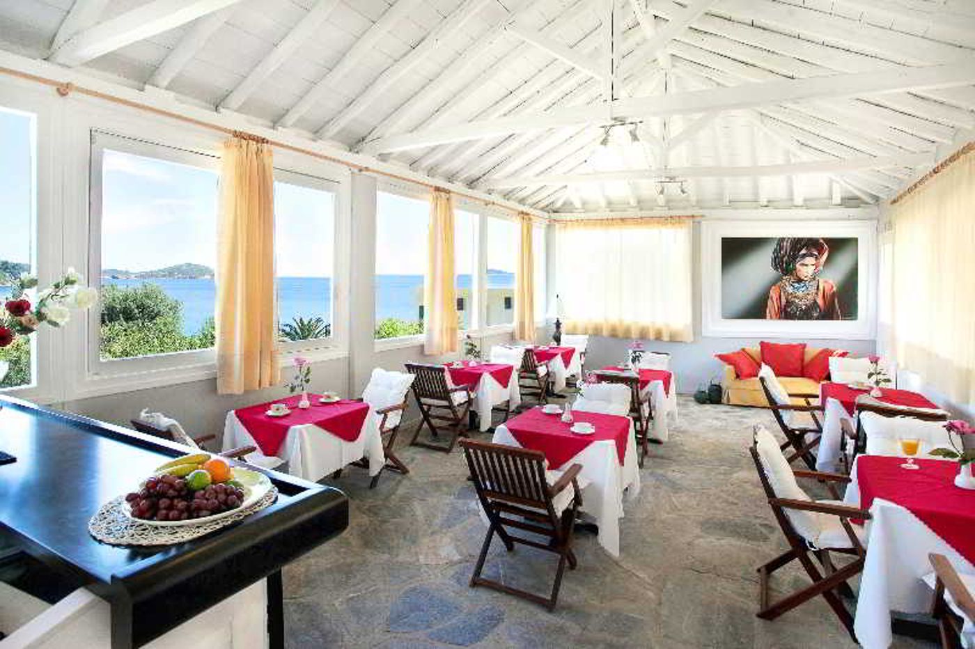 Tomato-Restaurant-23