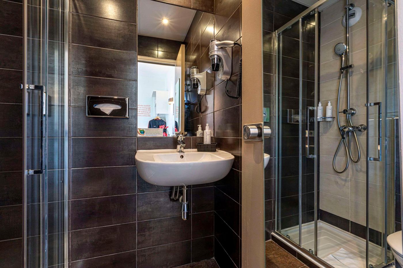 Hotel-Alpha-Paris-Eiffel-by-Patrick-Hayat-Room-47