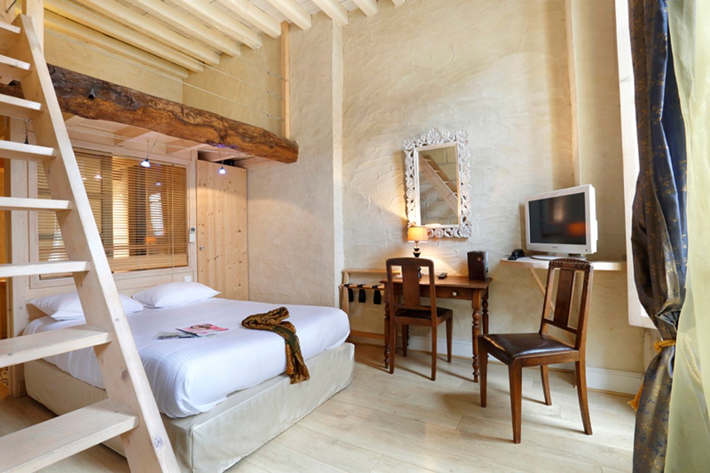 La Tour Intendance Bordeaux - France - BORDEAUX - Room - 8