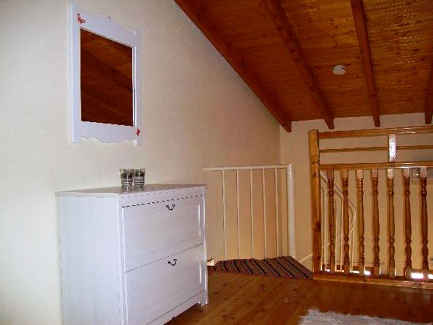 Mary-Helen-Apartments-Room-8