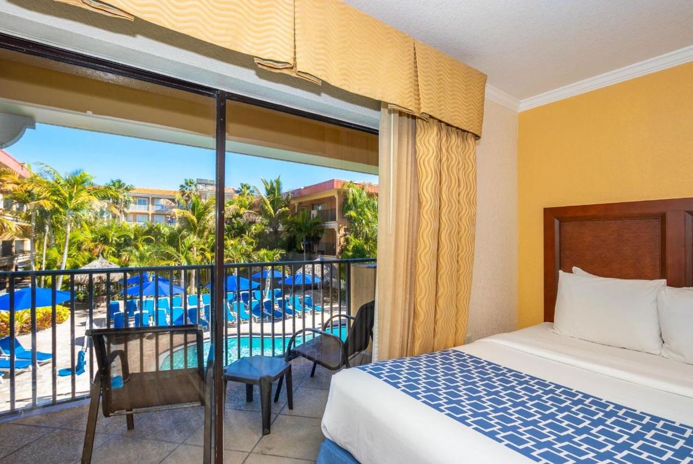 Coconut Cove All-Suites Hotel