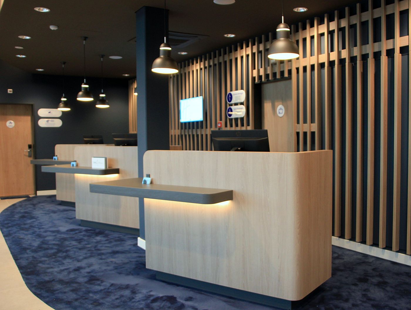 Holiday Inn Express And Suites Basel - Allschwil-Switzerland-Basel - Allschwil-Lobby-7