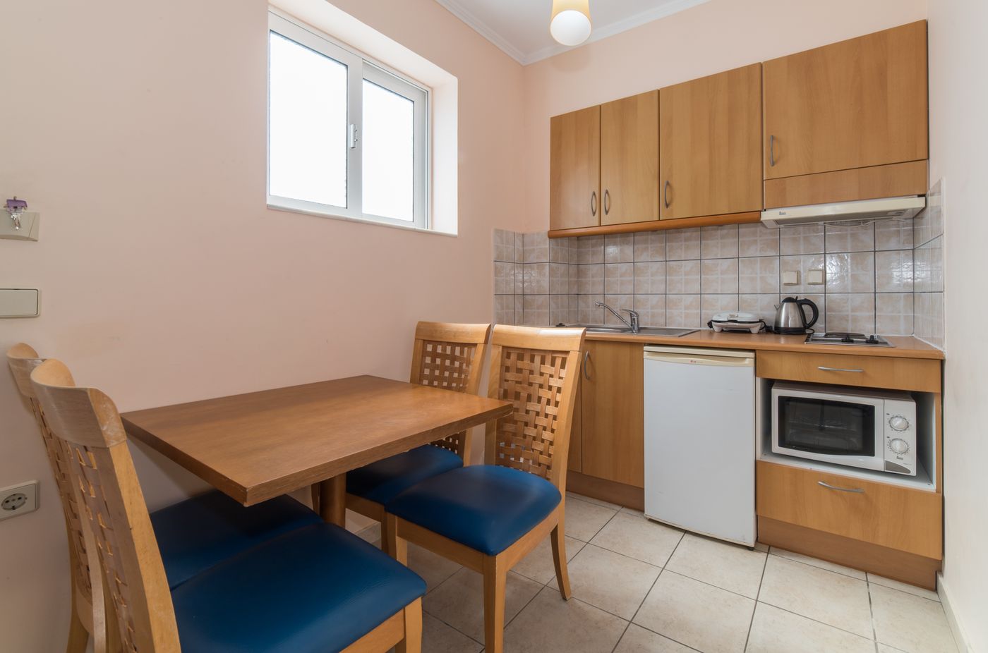 Xenos-Kamara-Beach-Room-30