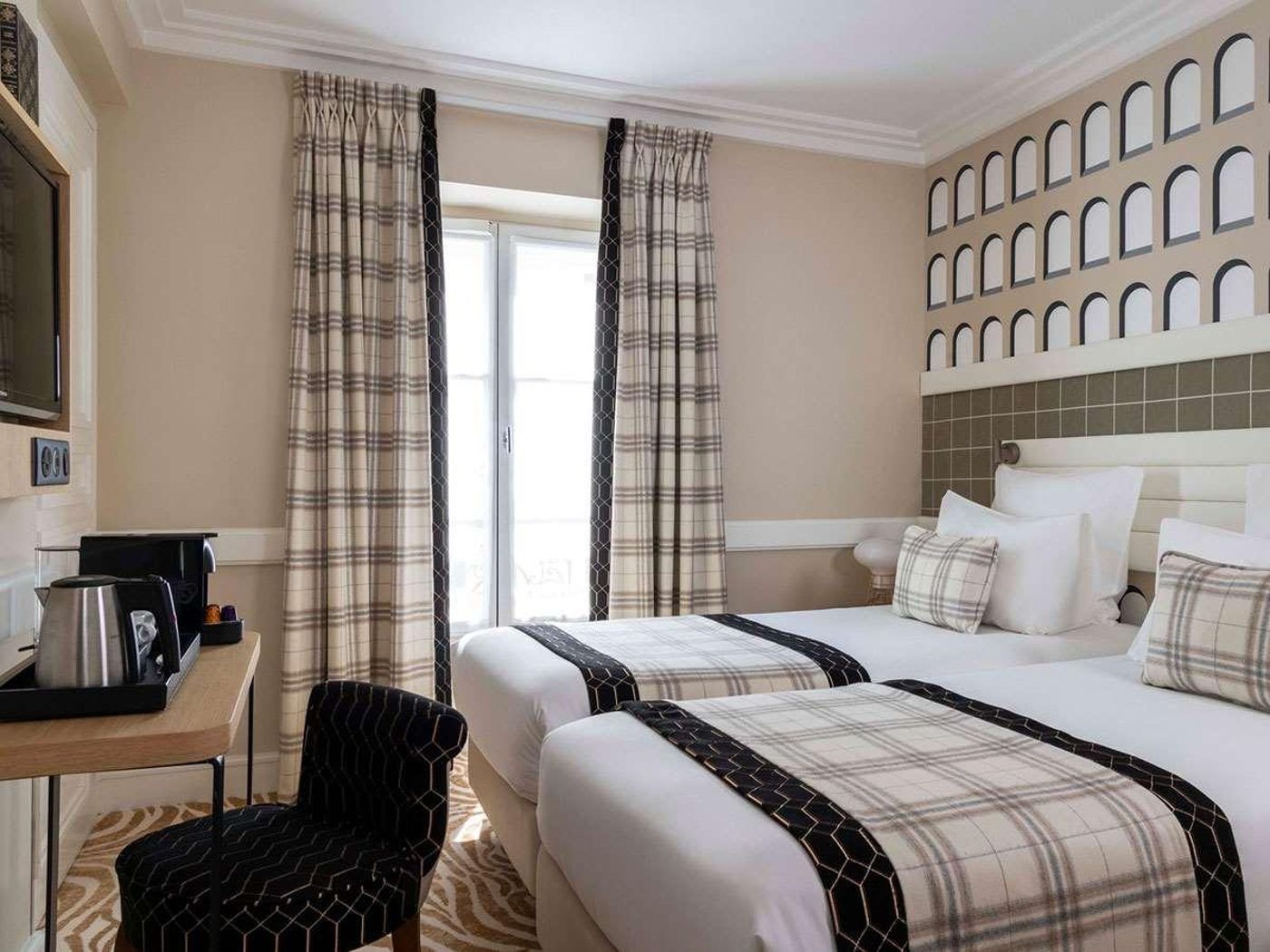 Hotel-Sleeping-Belle-Room-30