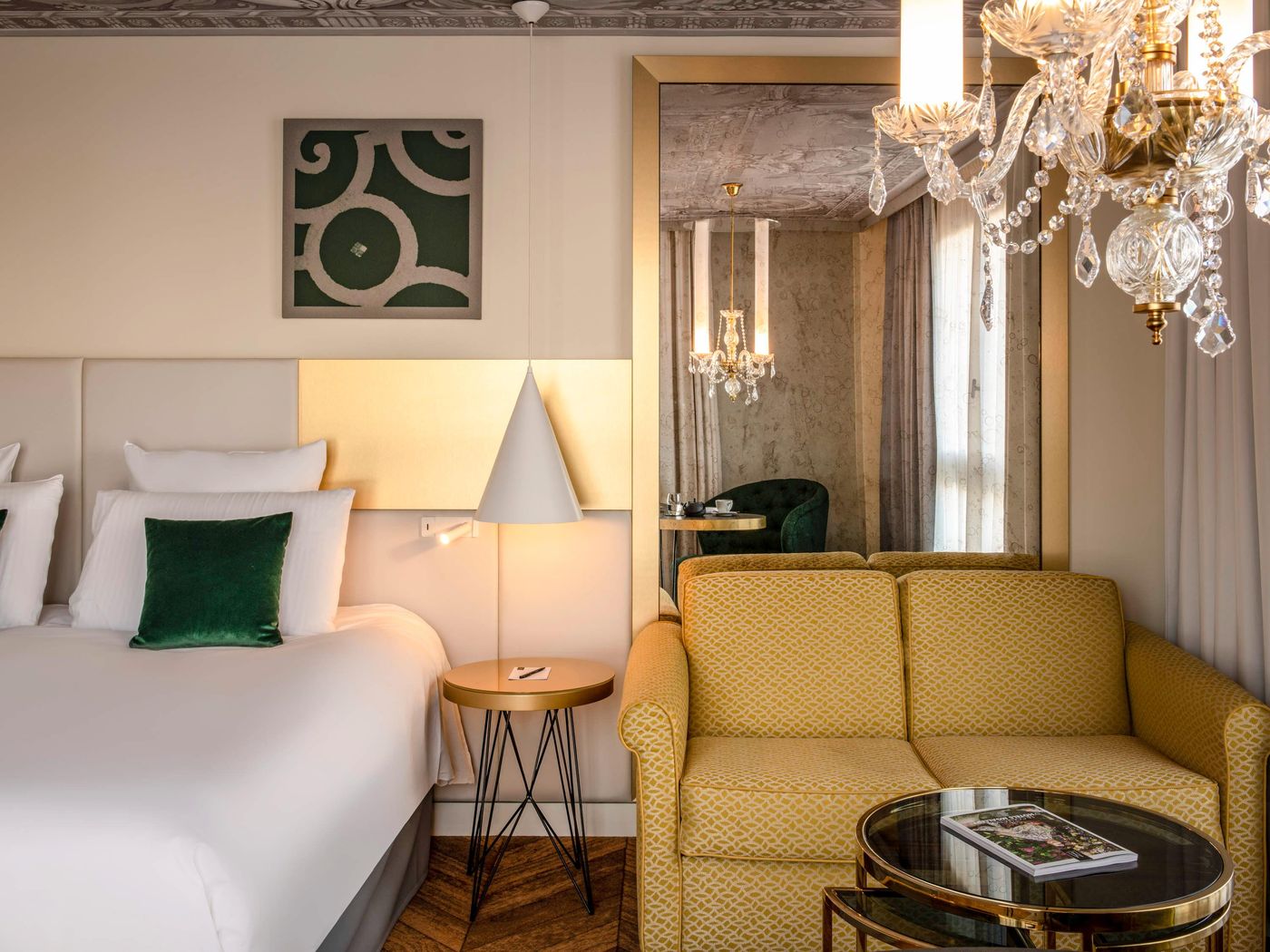 Le-Louis-Versailles-Chateau-Room-30