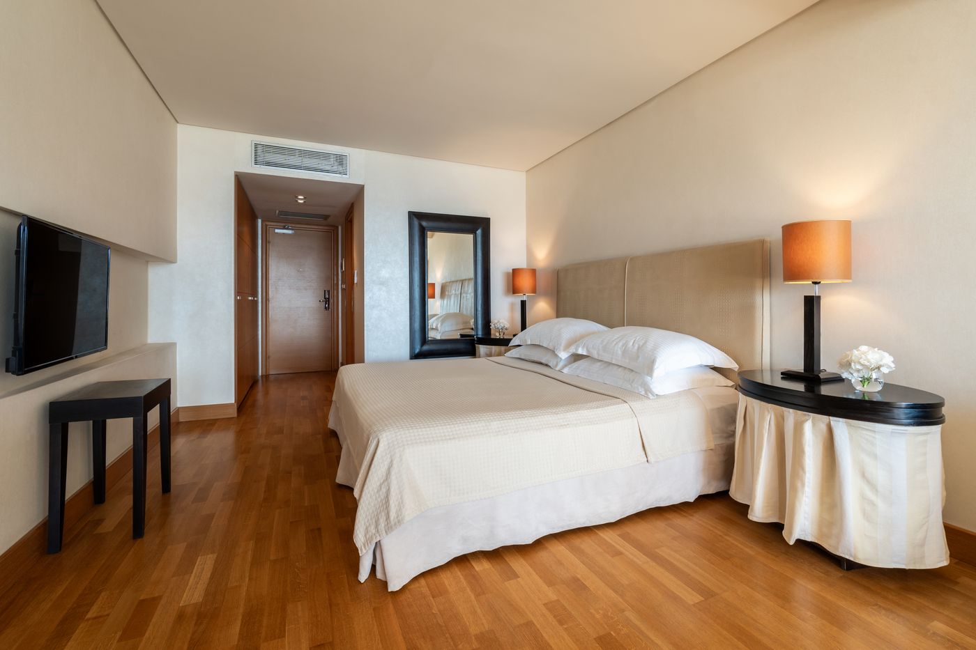 Plaza-Resort-Hotel-Room-18