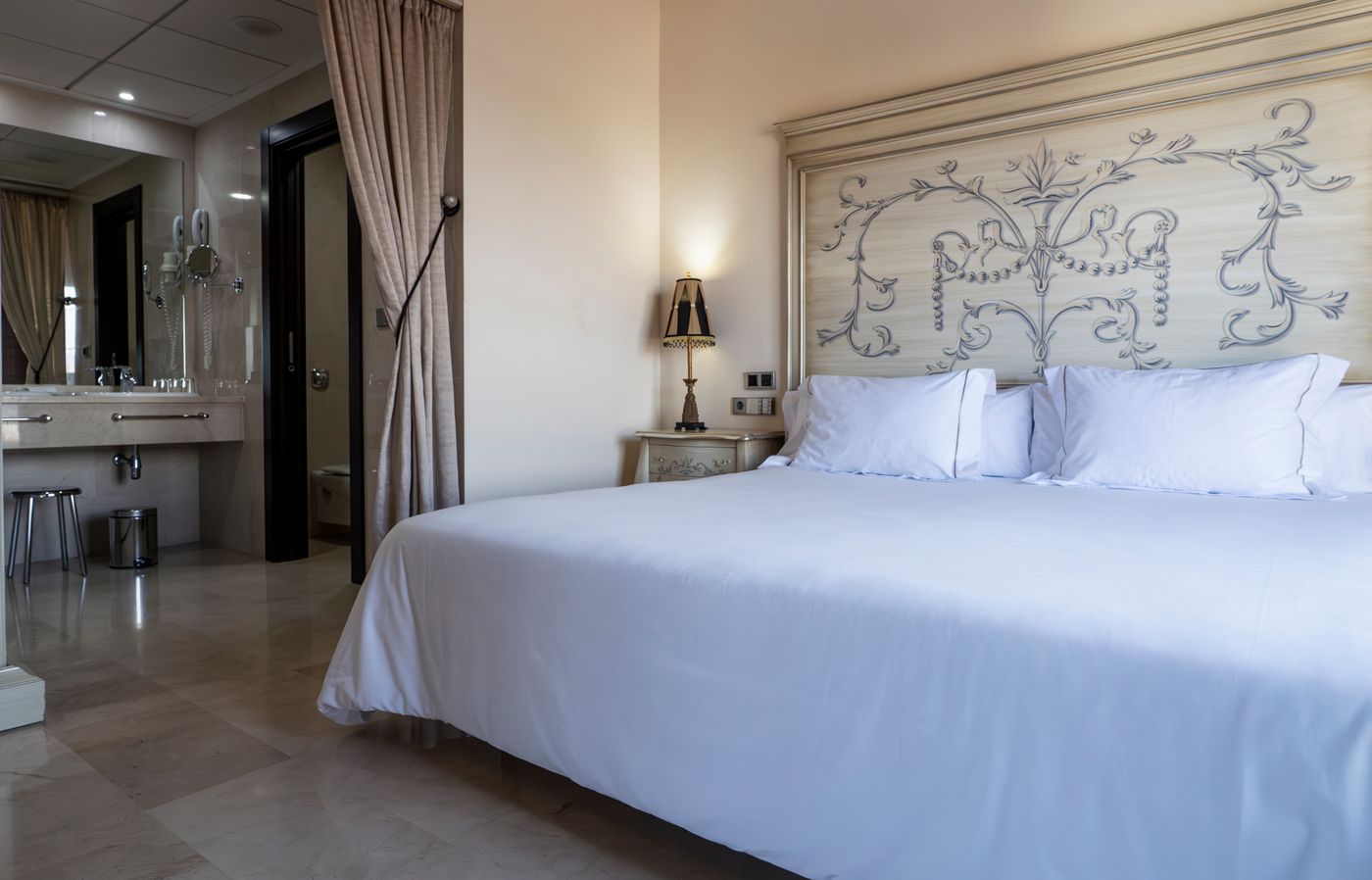 Puerto-Juan-Montiel-Spa-and-Base-N----utica-Room-31