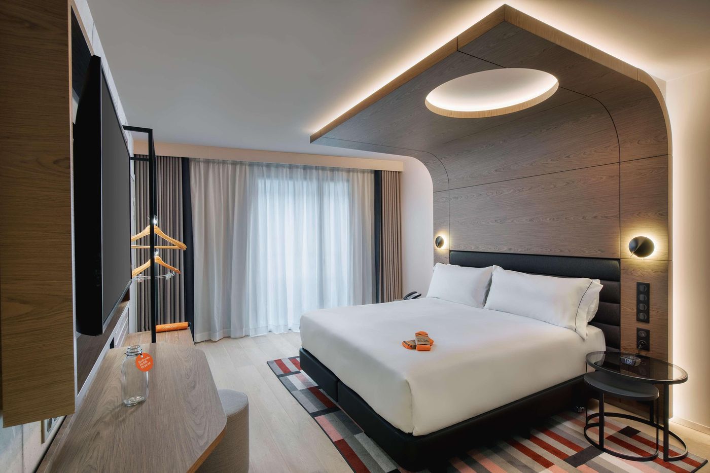 Canopy-By-Hilton-Paris-Eiffel-Tower-Room-27