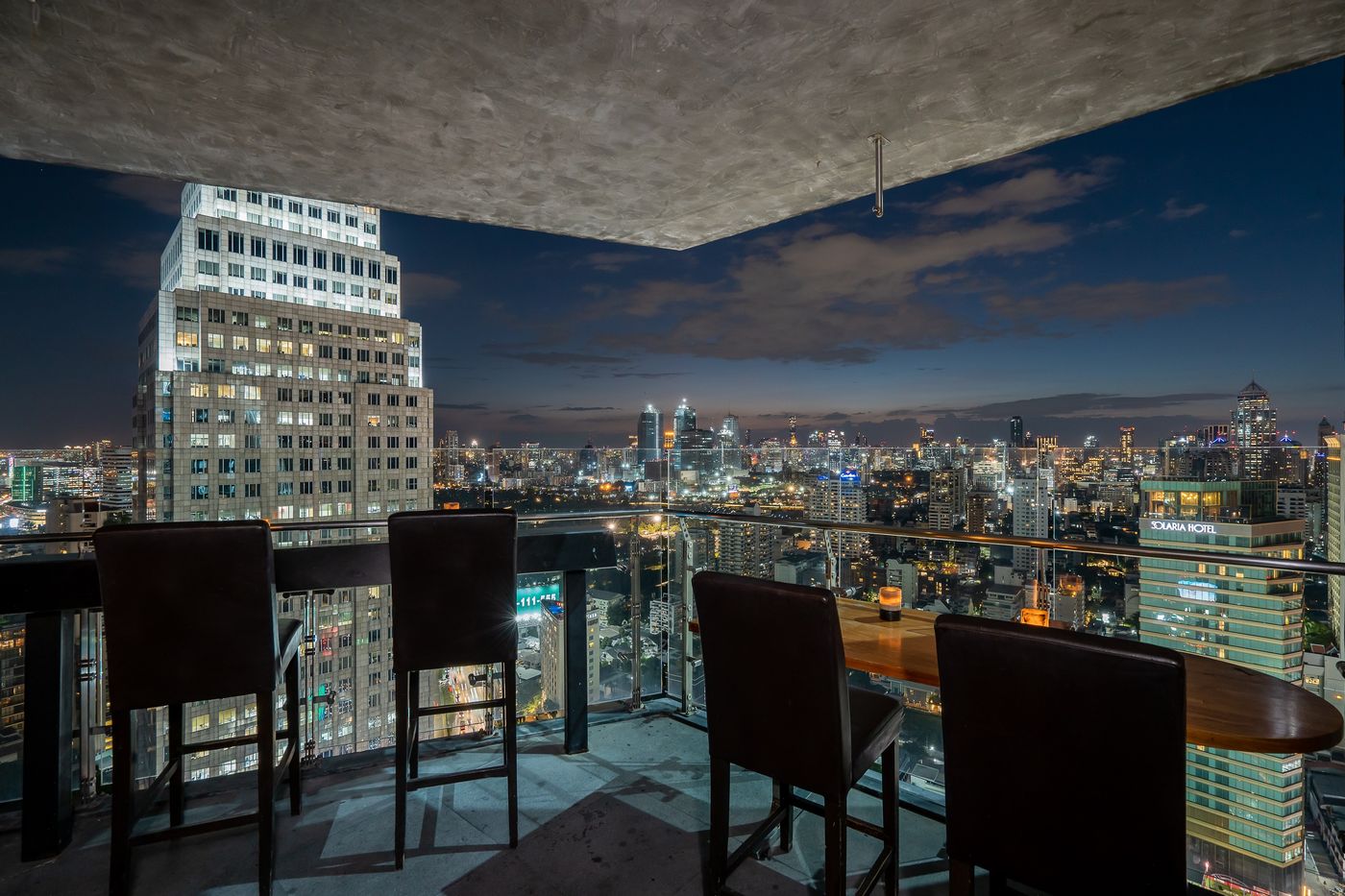 The-Continent-Hotel-Sukhumvit---Asok-BTS-Bangkok-Terrace-14