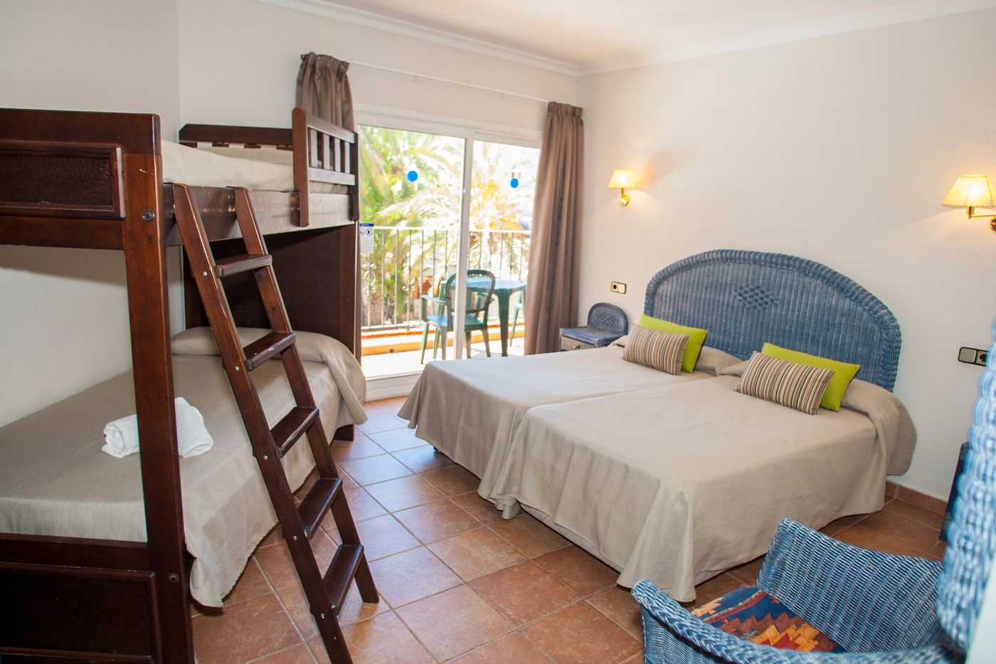 Coma-Ruga-Platja-Room-8