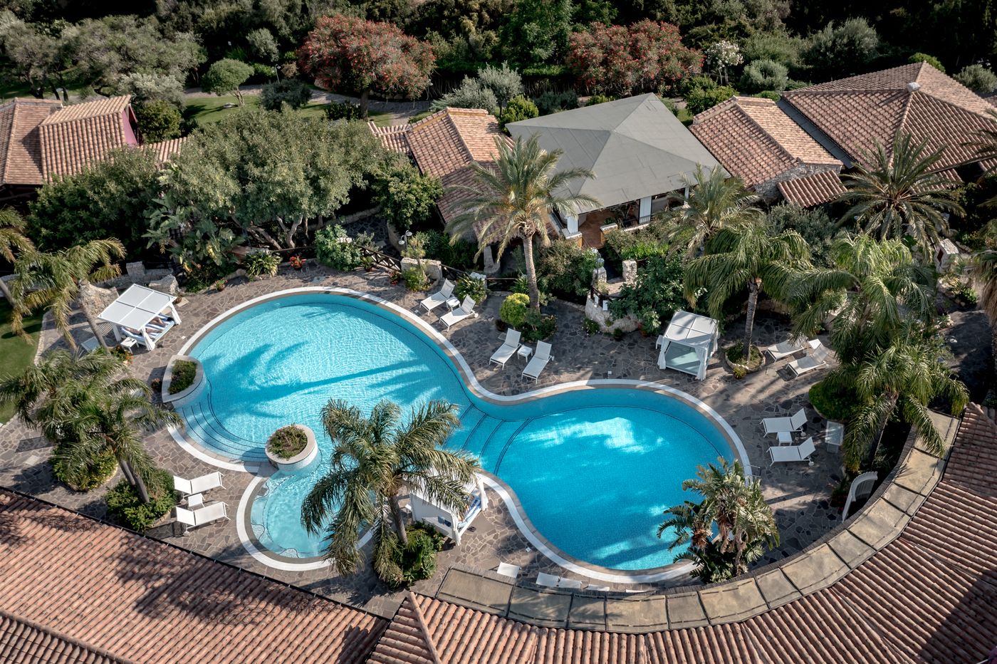 Cruccuris-Resort-Pool-8
